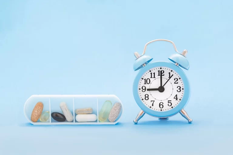 قرص بیوتین چه ساعتی بخوریم؟
